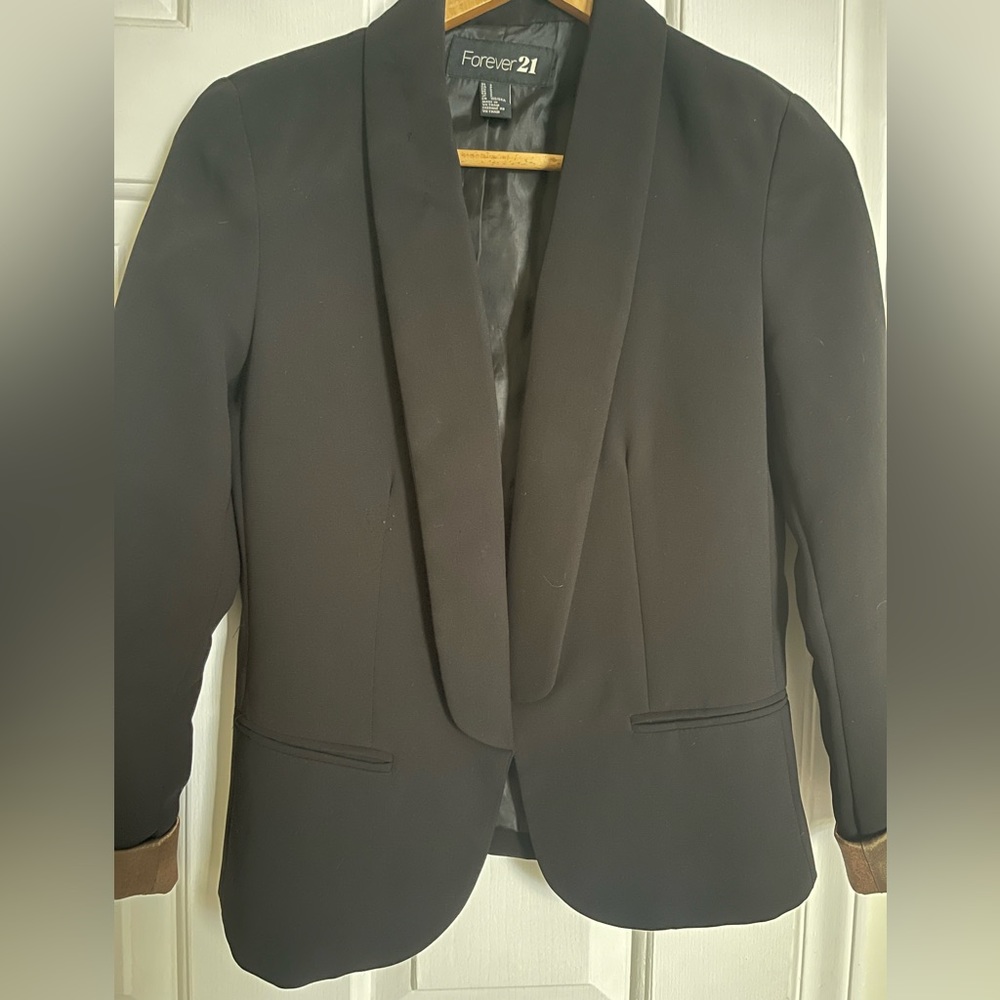 Blazer - Picture 4 of 6